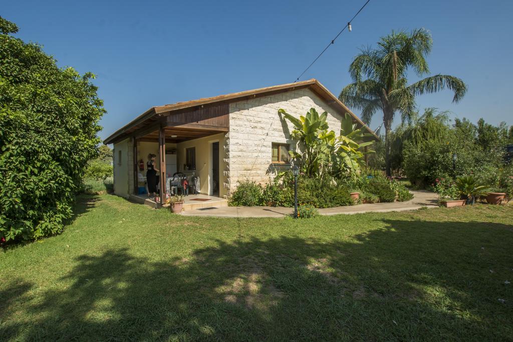 Vila Elimelech Bapardes Sheʼar Yashuv Exteriér fotografie